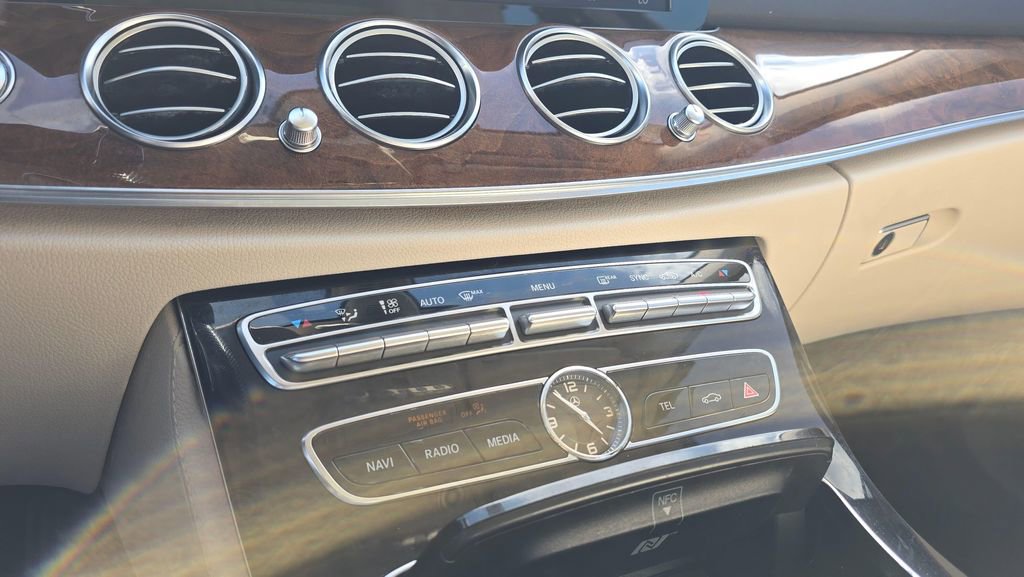 Used 2017 Mercedes-Benz E 300 4MATIC image 33