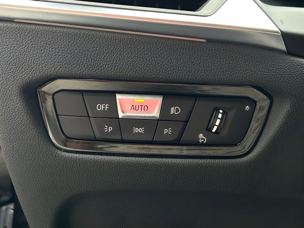 Used 2024 BMW 330i xDrive Sedan w/ Convenience Package image 30