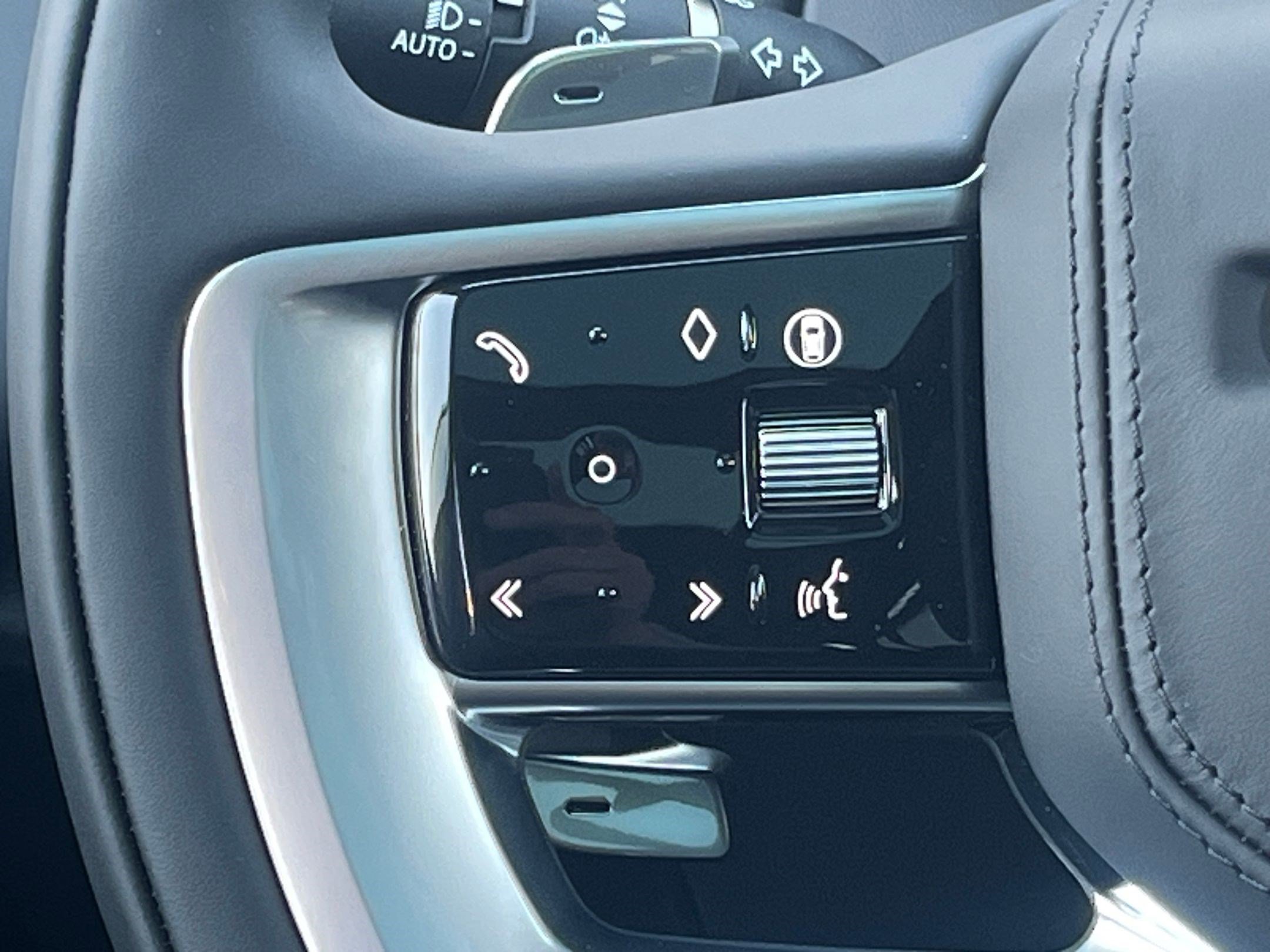 New 2025 Land Rover Range Rover Long Wheelbase SE image 27