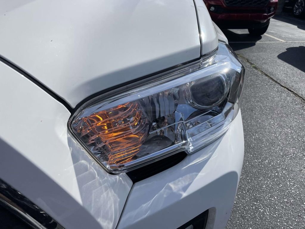 Used 2022 Toyota Tacoma SR5 image 10