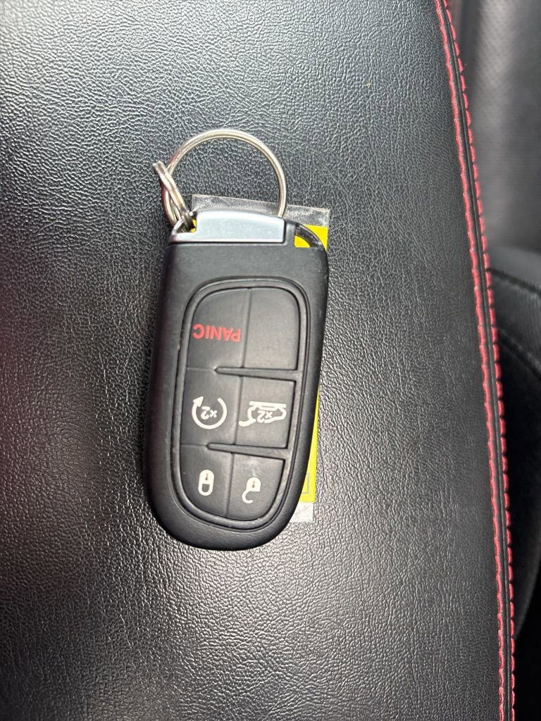Used 2019 Jeep Cherokee Trailhawk AWD/4WD image 26