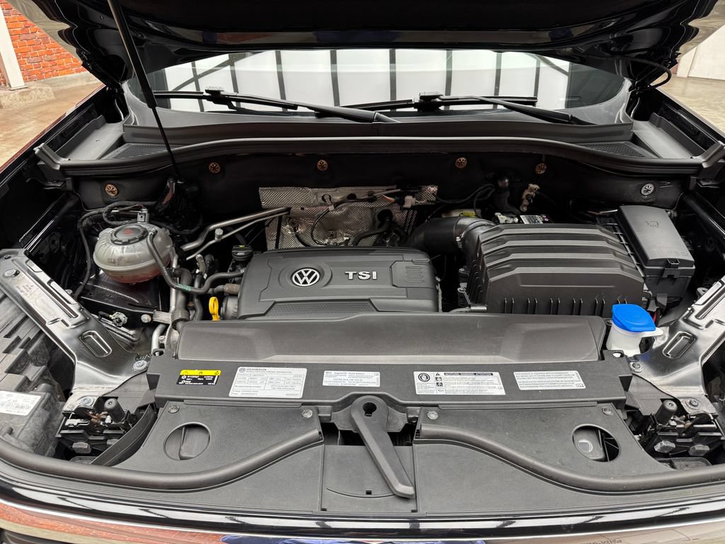 Used 2020 Volkswagen Atlas Cross Sport SE AWD/4WD image 29