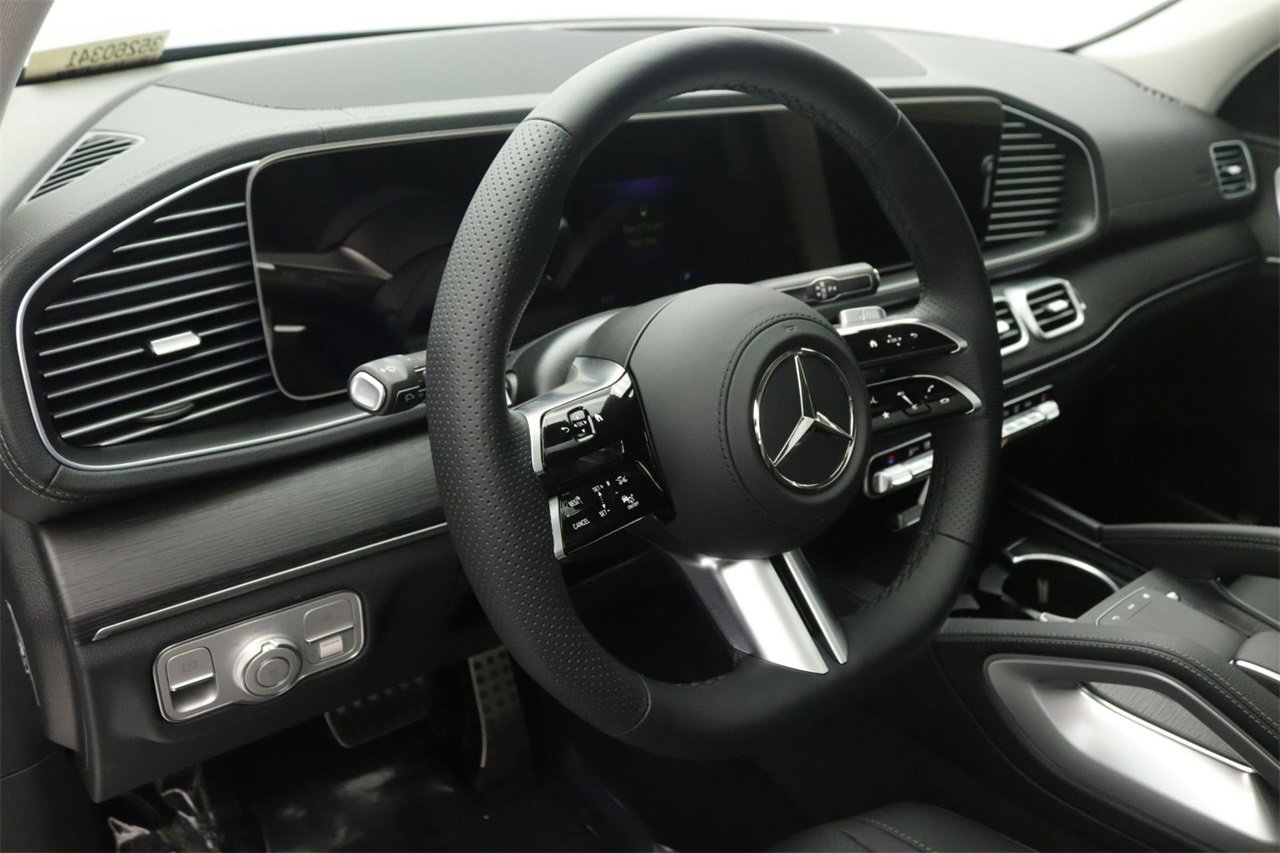 New 2026 Mercedes-Benz GLS 450 4MATIC image 5