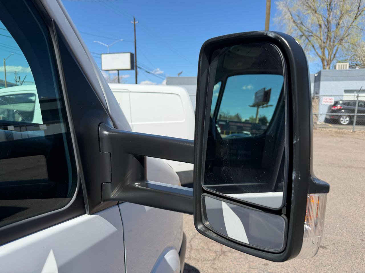 Used 2011 Mercedes-Benz Sprinter 2500 image 27