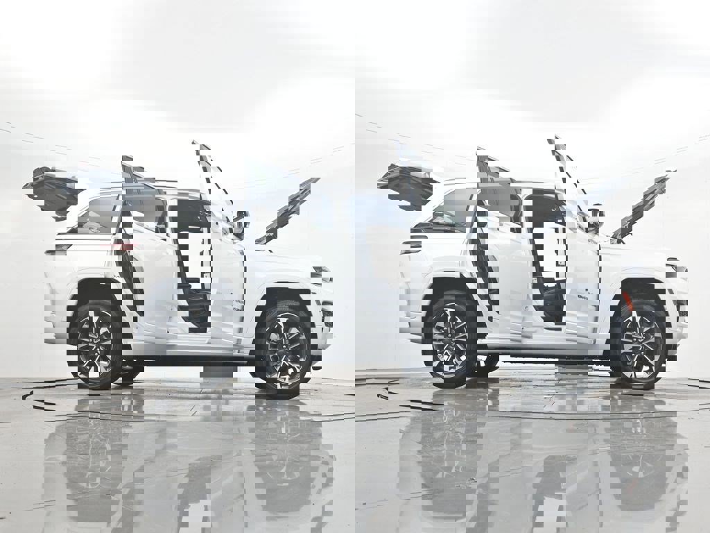 Used 2023 Jeep Grand Cherokee Overland image 38