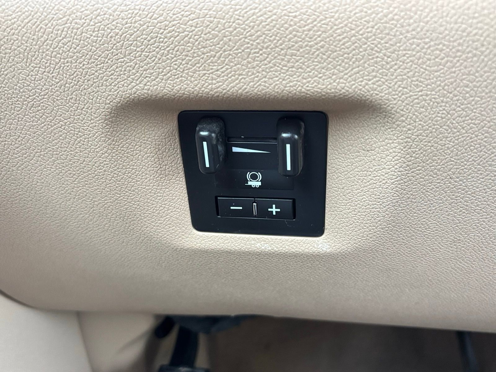 Used 2014 Chevrolet Silverado 2500 LTZ w/ Z71 Appearance Package image 28