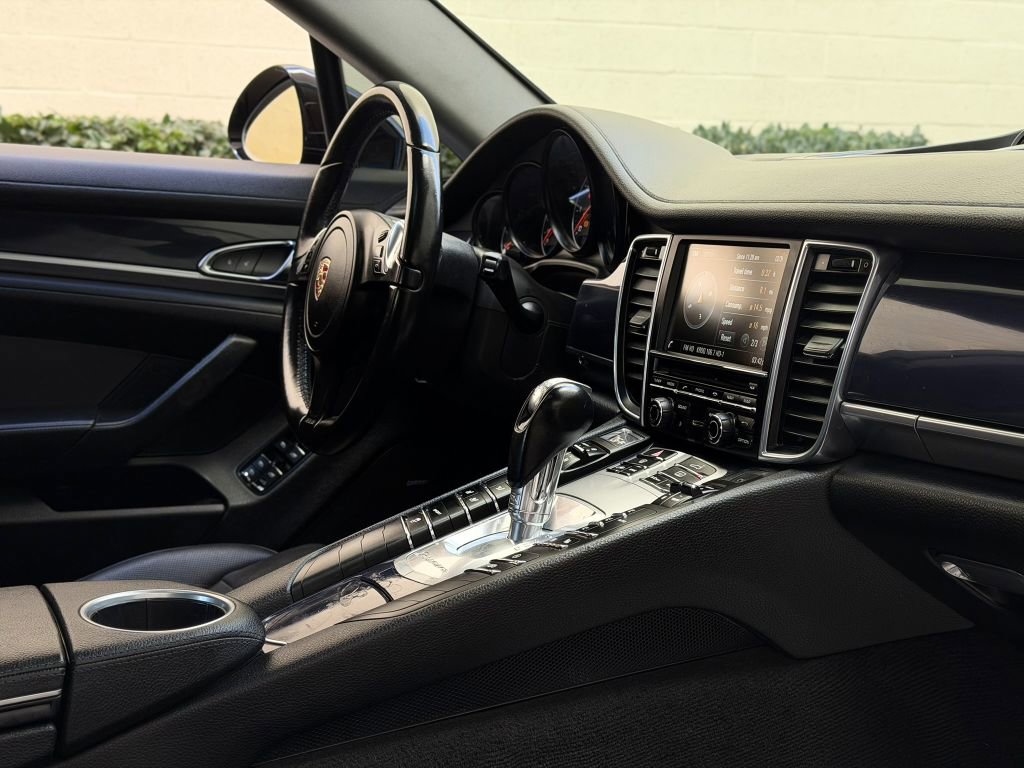 Used 2015 Porsche Panamera image 33