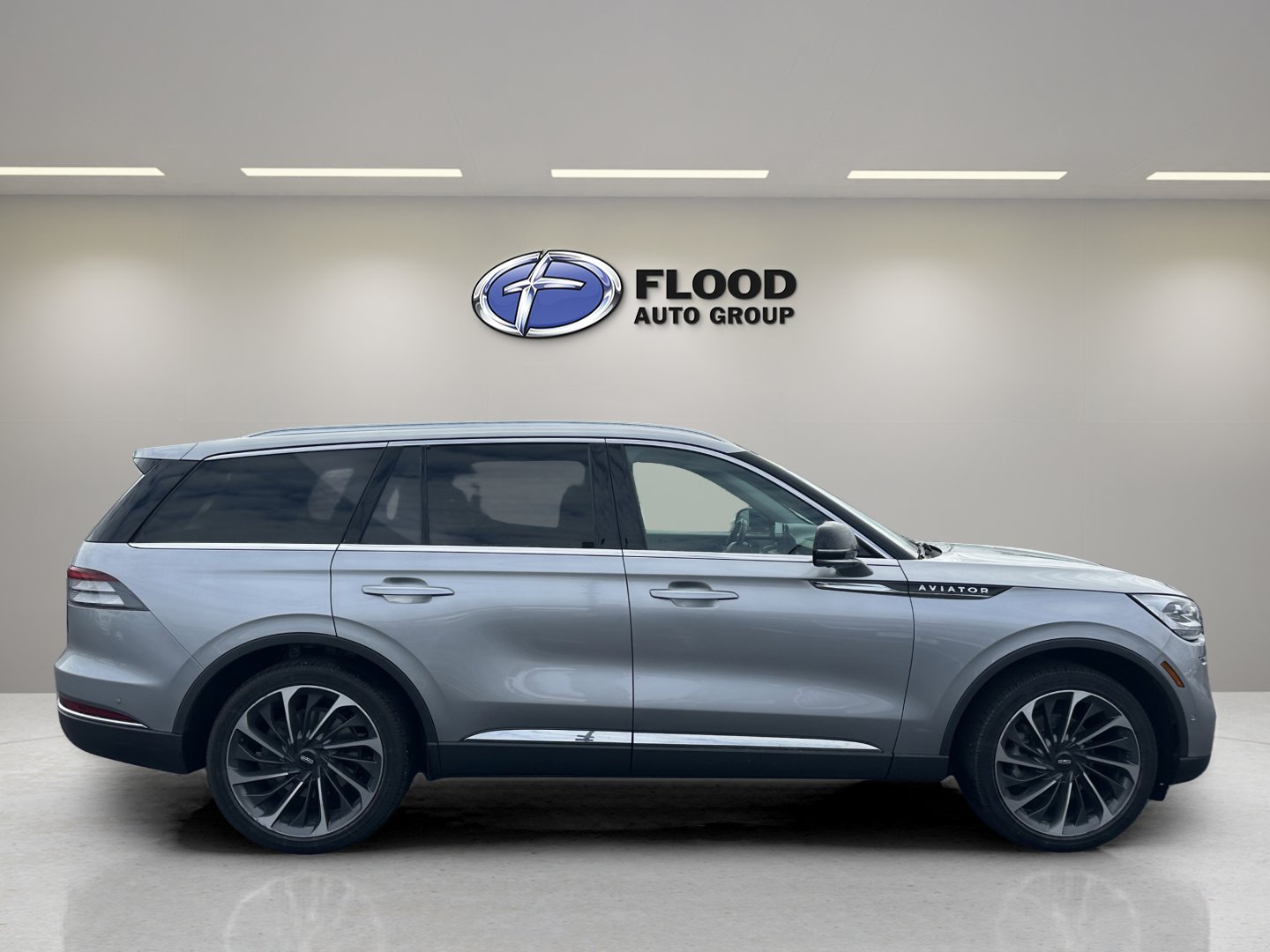 Used 2021 Lincoln Aviator Reserve w/ Equipment Group 202A image 4