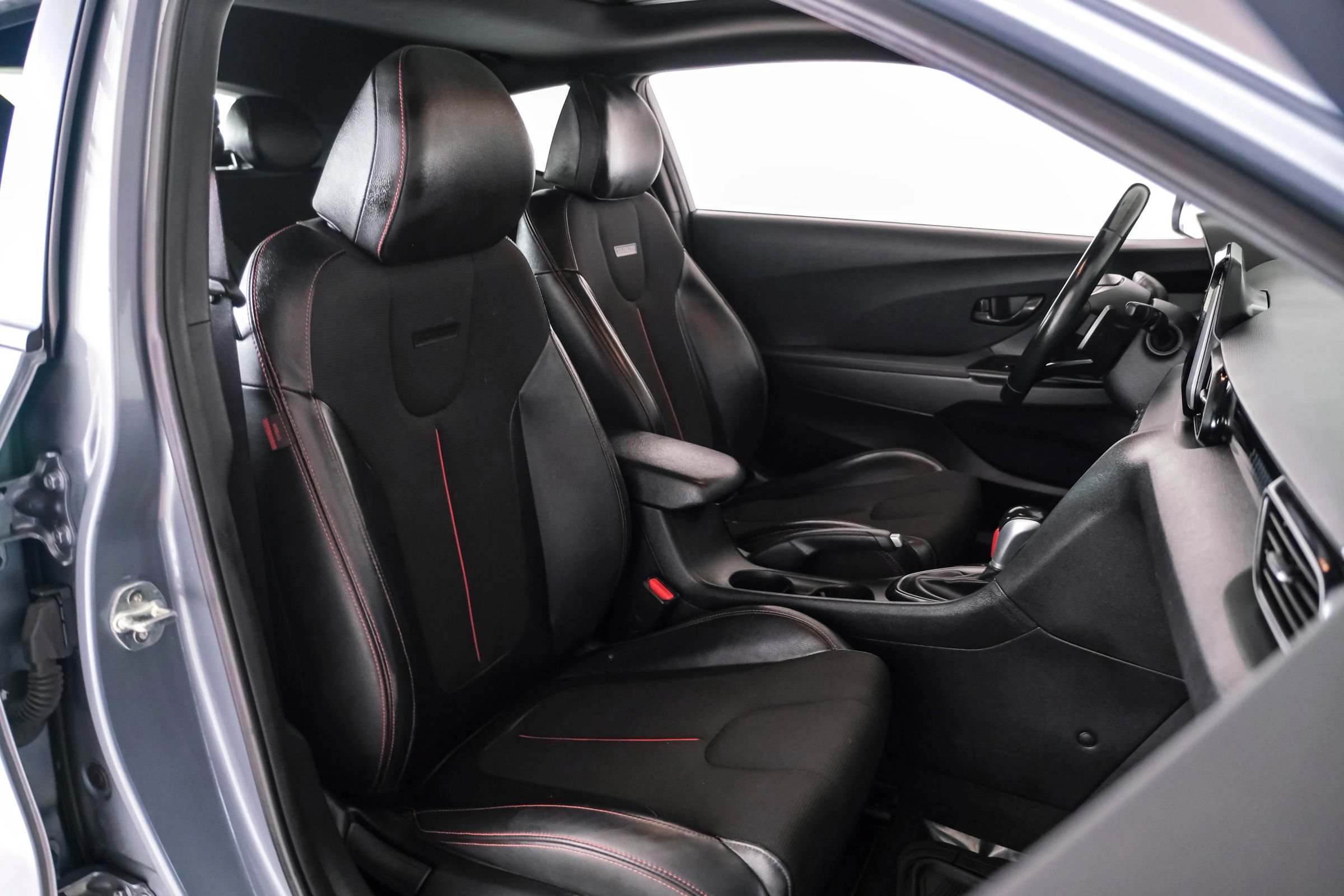 Used 2021 Hyundai Veloster 2.0 Premium FWD image 32