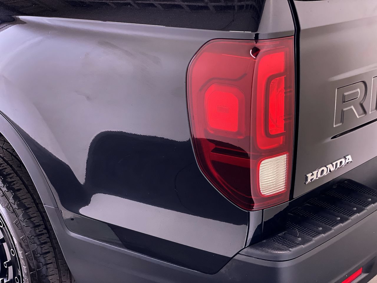 Used 2025 Honda Ridgeline Sport image 9