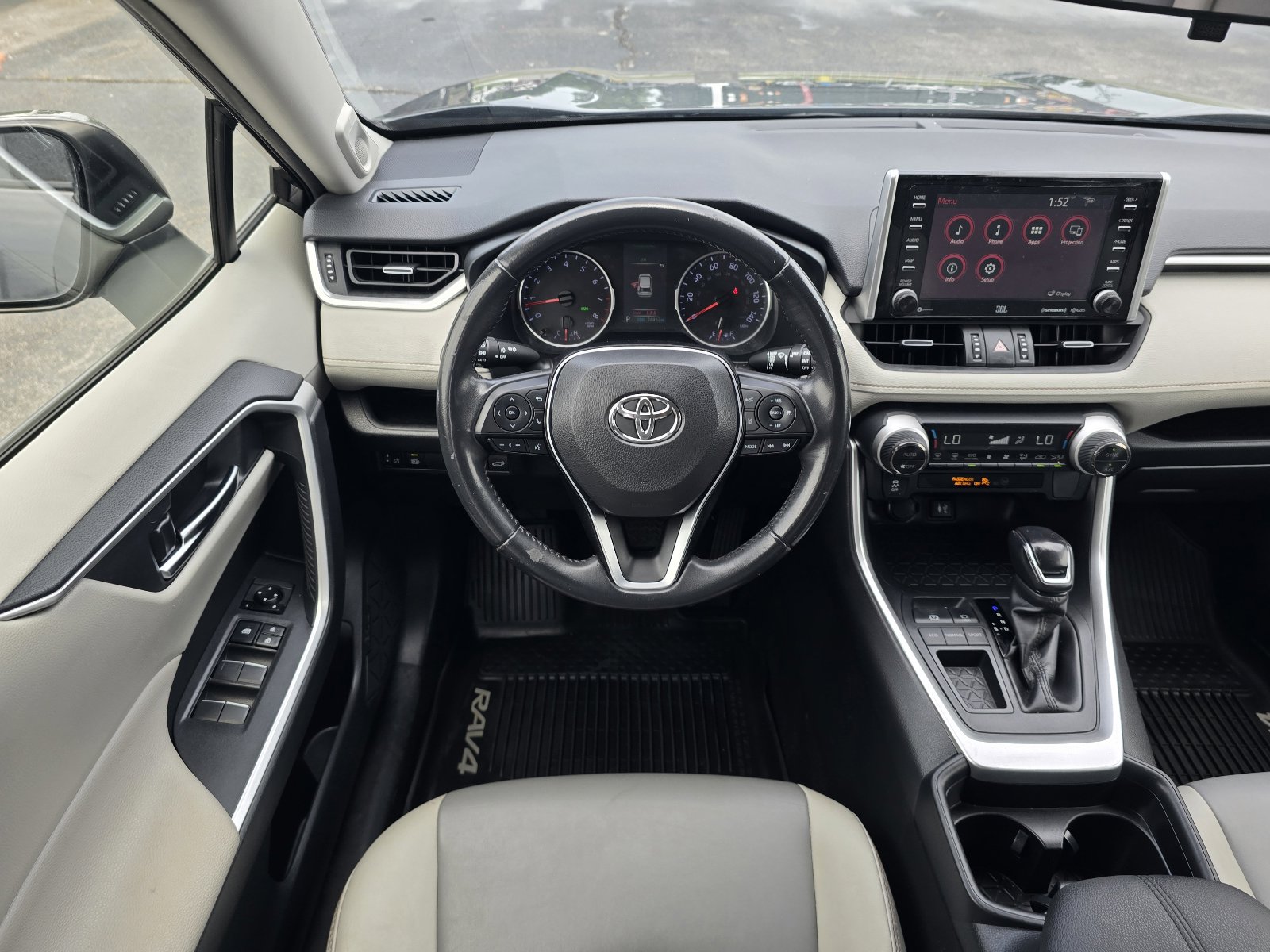 Used 2019 Toyota RAV4 XLE Premium w/ Carpet Mat Package FWD image 14
