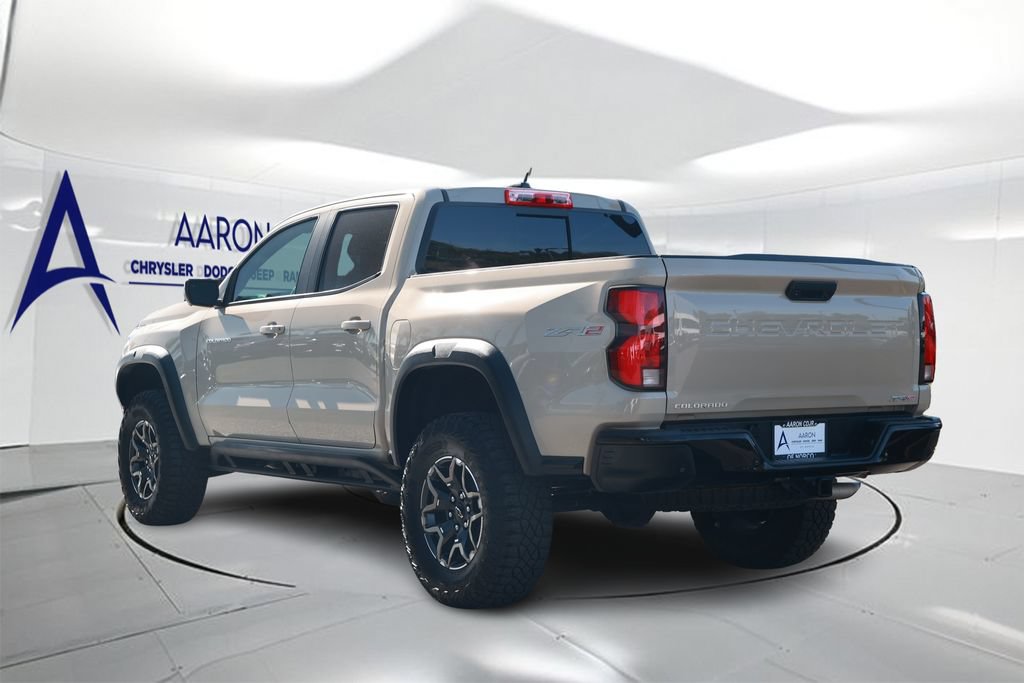 Used 2024 Chevrolet Colorado ZR2 w/ Technology Package AWD/4WD image 2