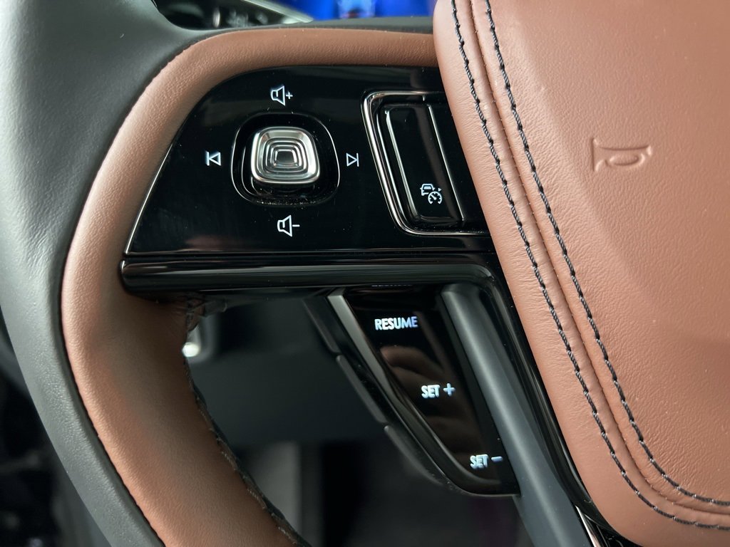 Used 2025 Lincoln Aviator Reserve w/ Equipment Group 201A image 18