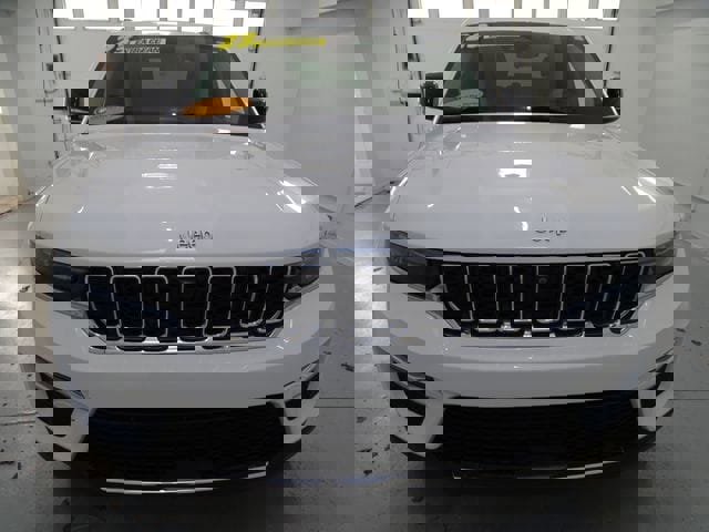 Certified 2023 Jeep Grand Cherokee 4WD 4xe w/ Luxury Tech Group II image 24