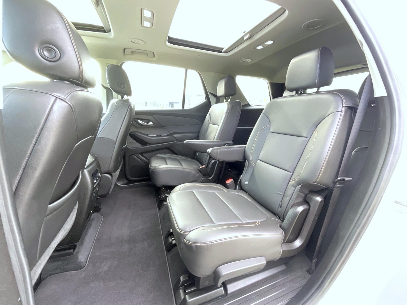 Used 2021 Chevrolet Traverse Premier AWD/4WD image 19