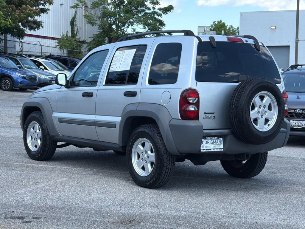 Used 2006 Jeep Liberty Sport RWD image 4