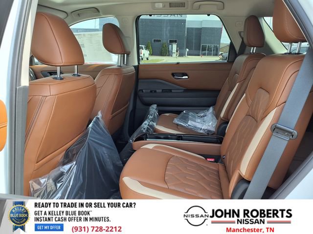 New 2026 Nissan Pathfinder Platinum image 9