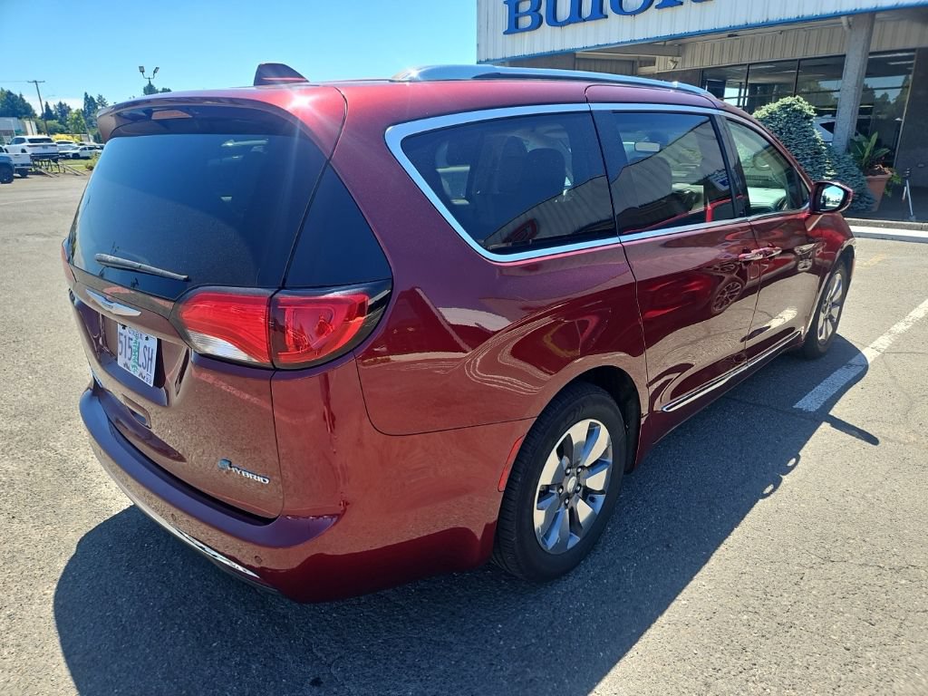 Used 2018 Chrysler Pacifica Limited FWD image 8
