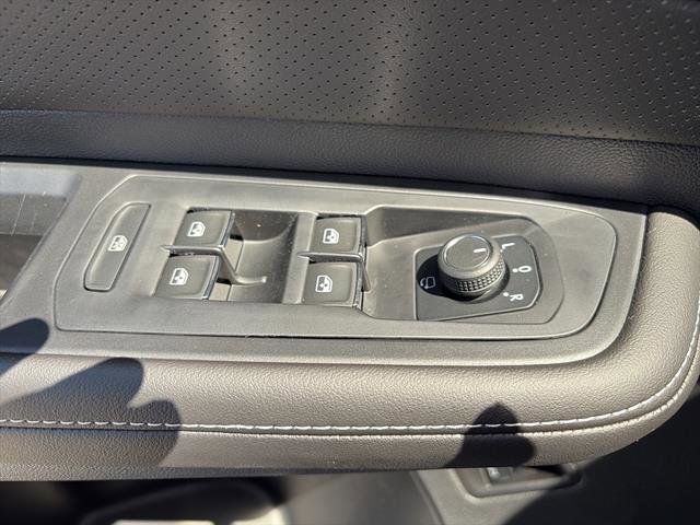 New 2025 Volkswagen Atlas Cross Sport SEL Premium R-Line image 17