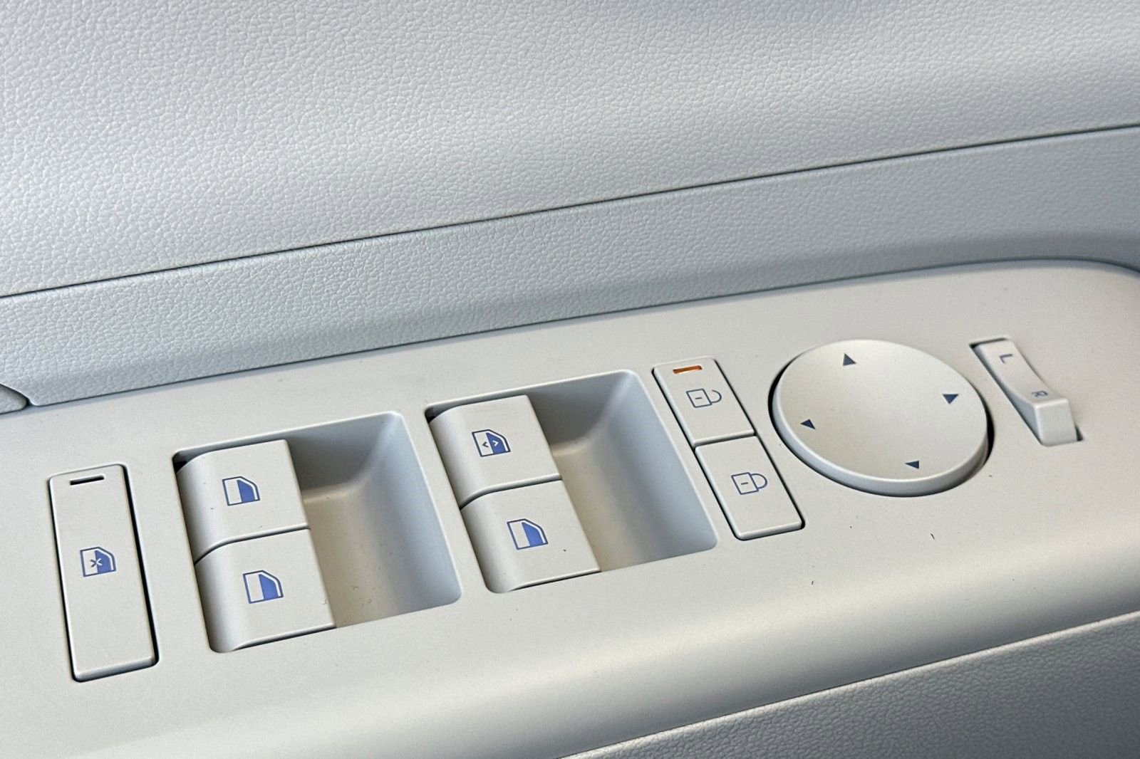 New 2025 Hyundai Kona SEL image 12