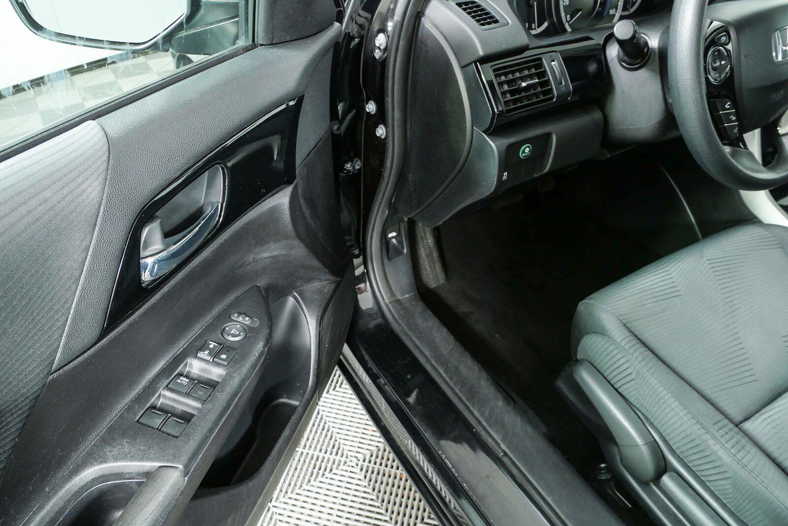 Used 2016 Honda Accord LX image 7