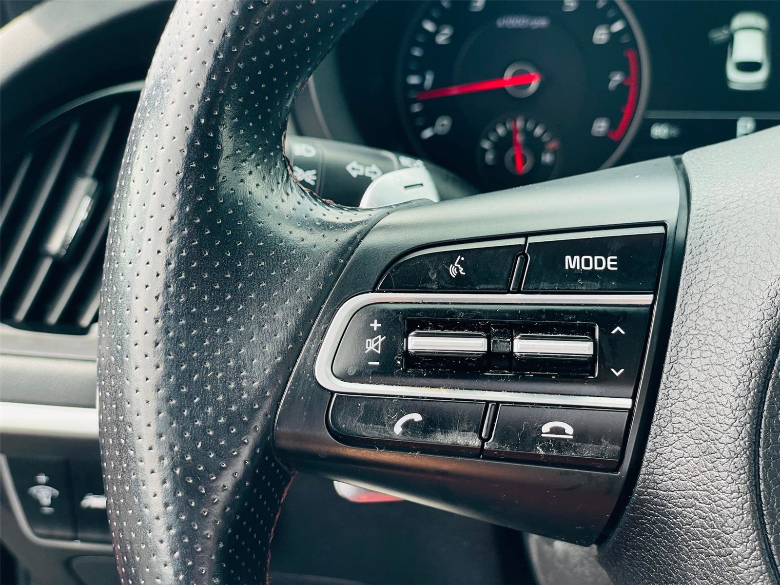 Used 2021 Kia Stinger GT1 RWD image 13