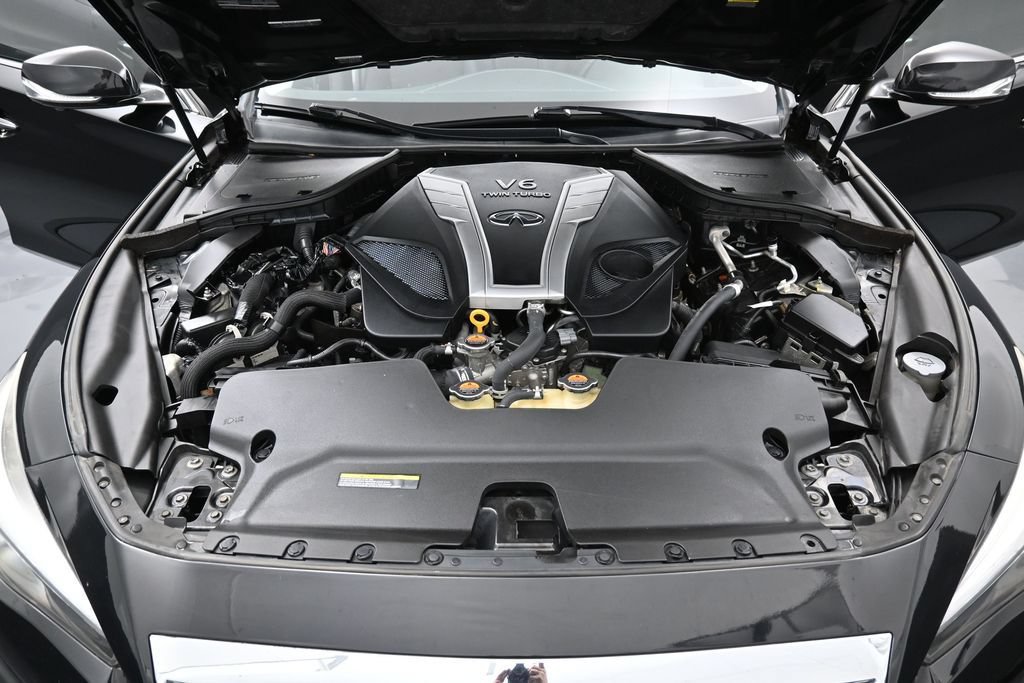 Used 2018 INFINITI Q50 Luxe w/ Essential Package (3.0T Luxe) AWD/4WD image 38