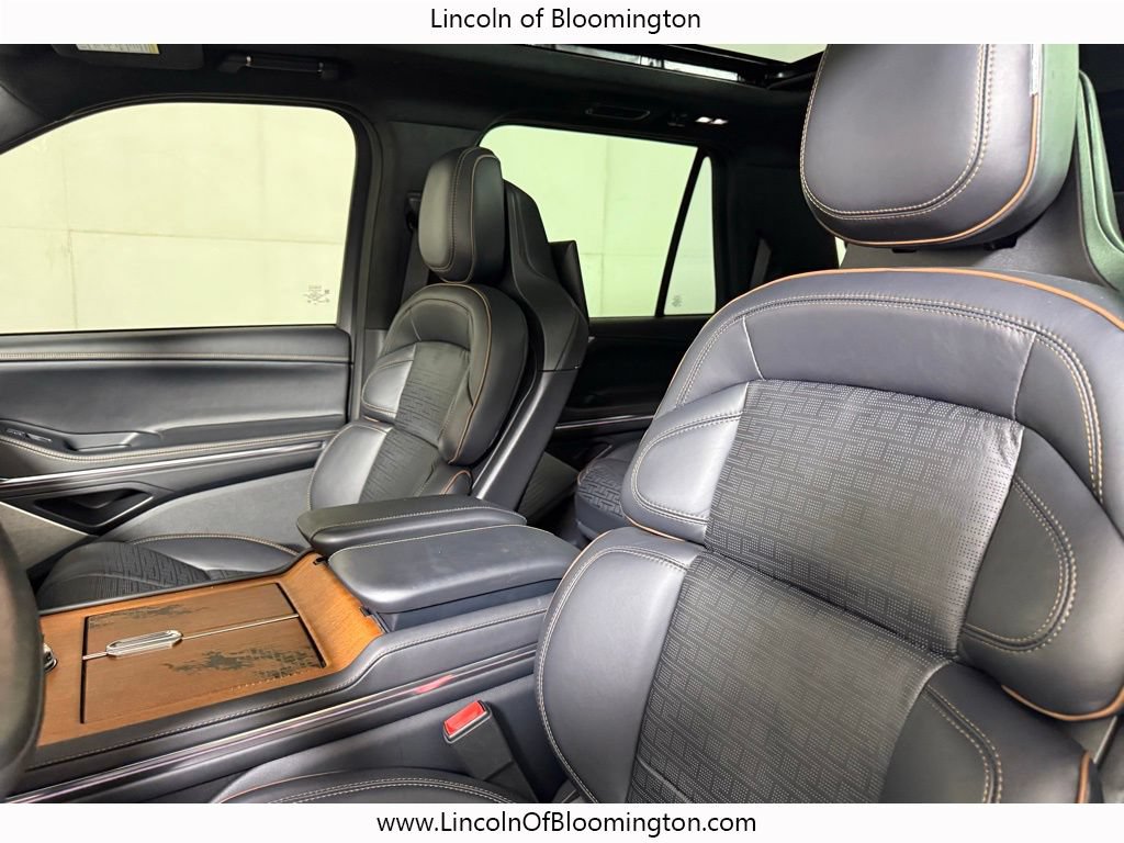 Used 2025 Lincoln Navigator Black Label AWD/4WD image 14