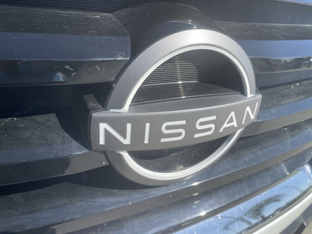Used 2025 Nissan Pathfinder SV FWD image 30