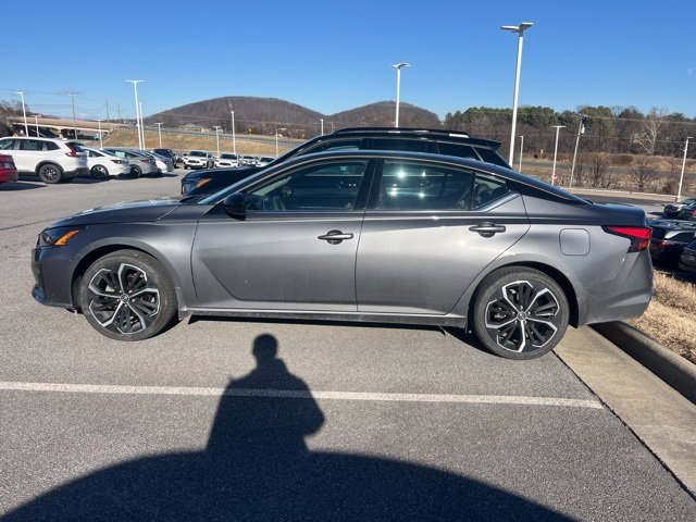 Certified 2024 Nissan Altima 2.5 SR image 2