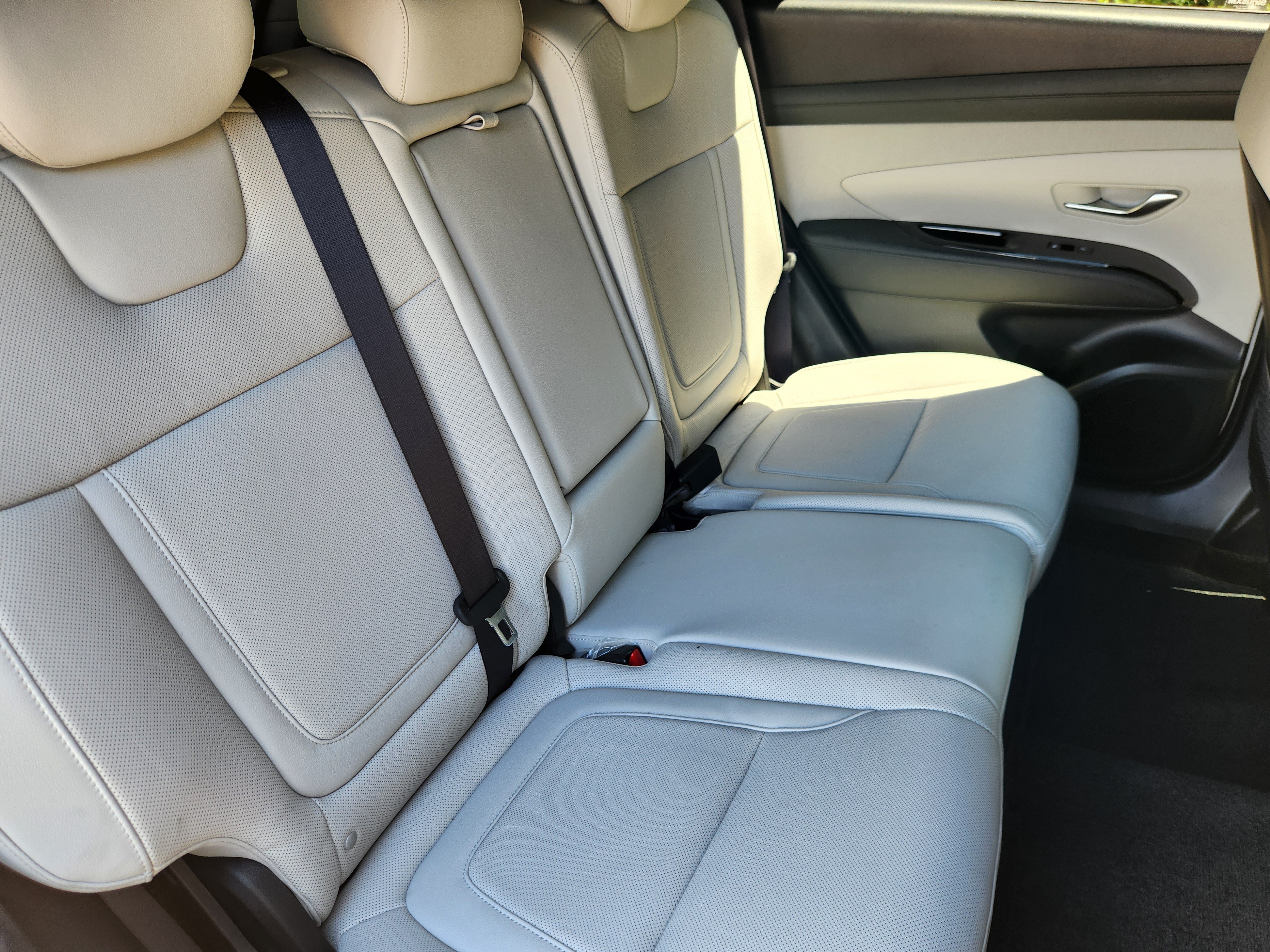 Certified 2025 Hyundai Tucson Limited AWD/4WD image 17