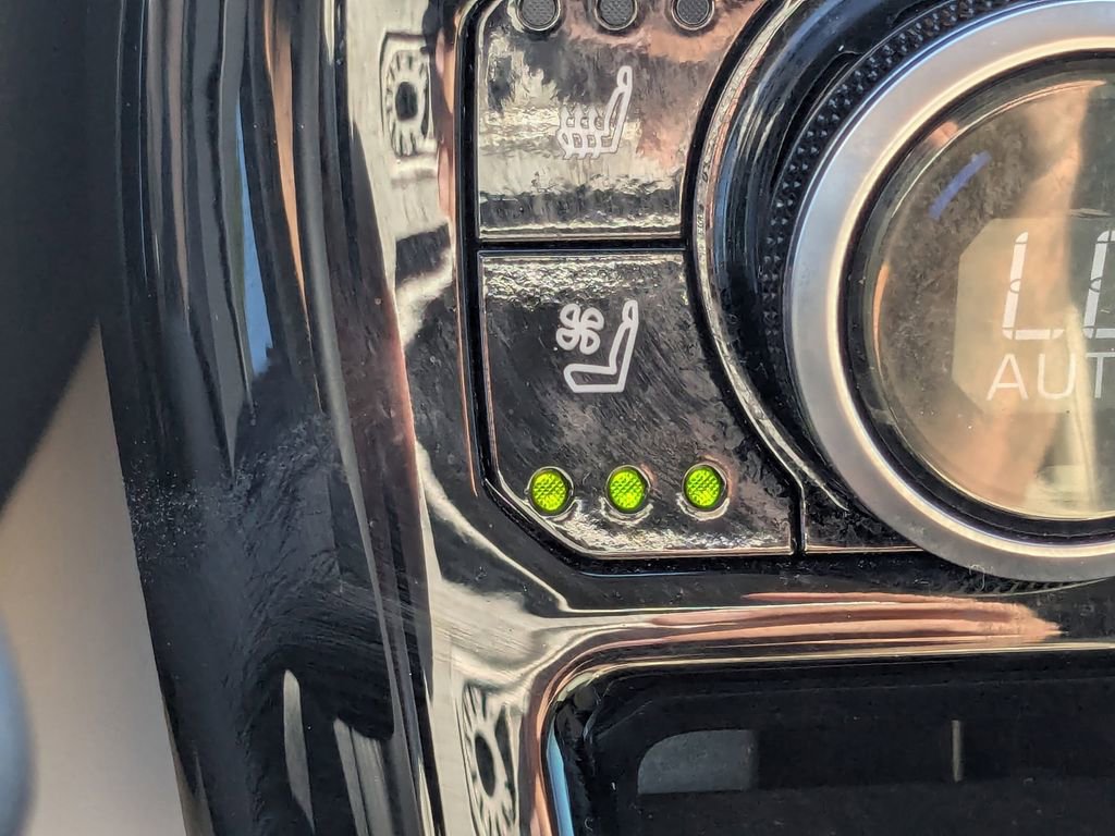 Used 2021 Toyota Highlander Limited image 10