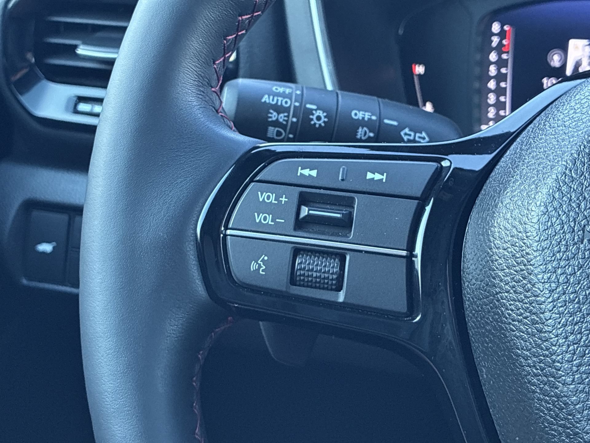 Certified 2025 Honda Pilot Black Edition image 26