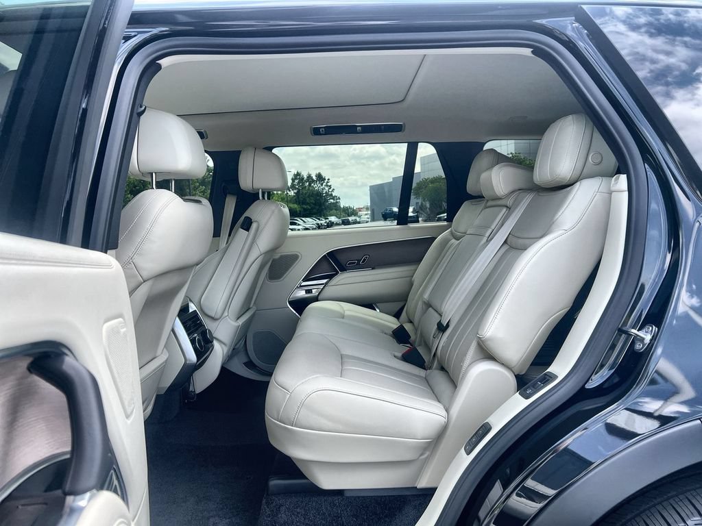 New 2026 Land Rover Range Rover Long Wheelbase SE AWD/4WD image 15