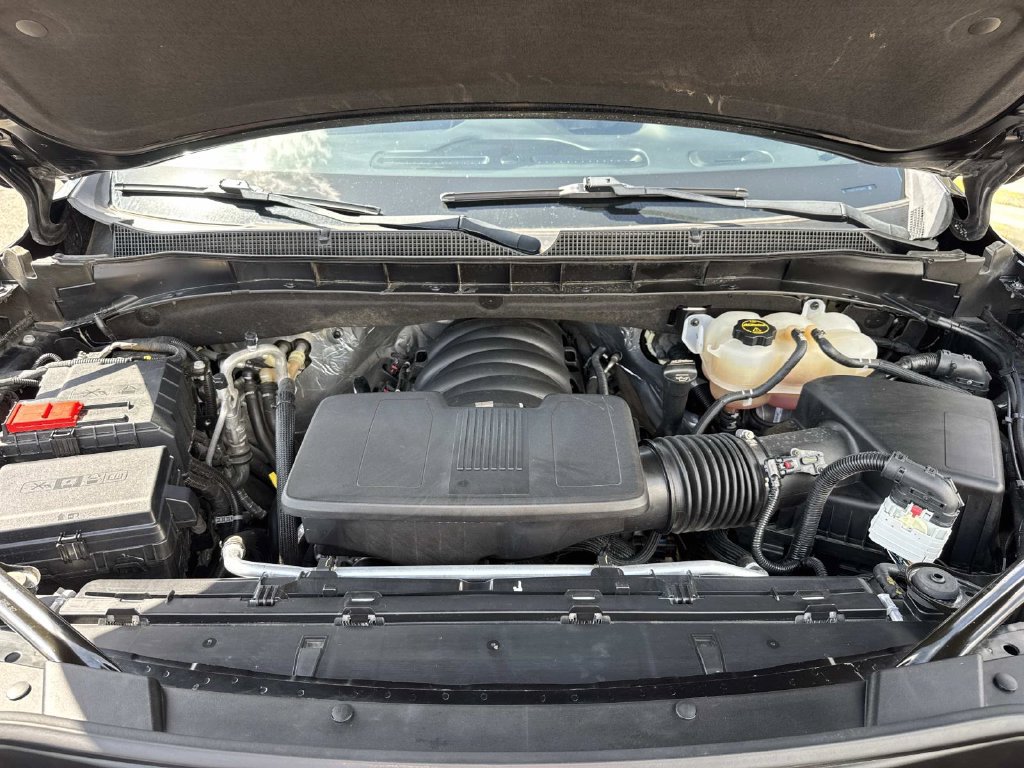 Used 2024 Chevrolet Tahoe LT RWD image 3