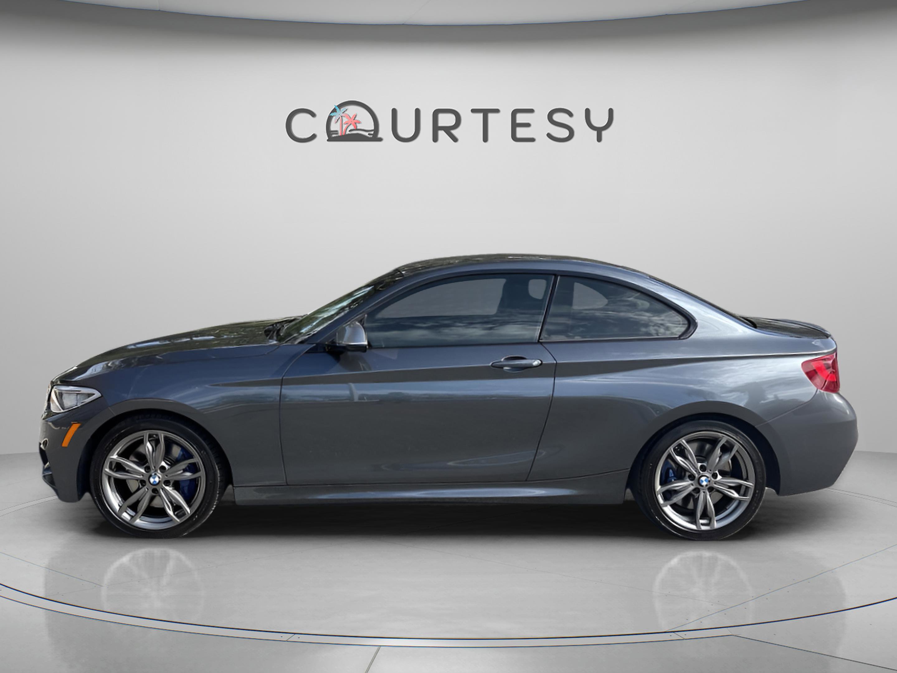 Used 2015 BMW M235i xDrive Coupe image 4