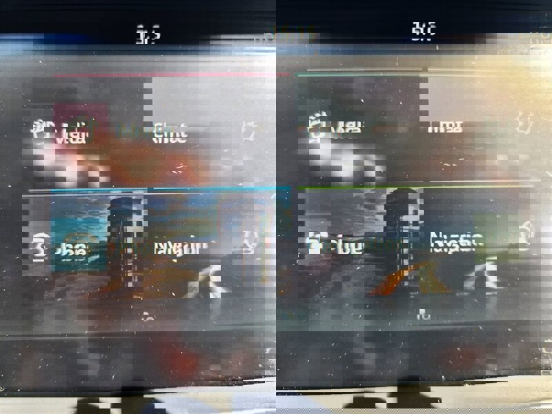 Used 2019 Land Rover Discovery Sport SE image 40