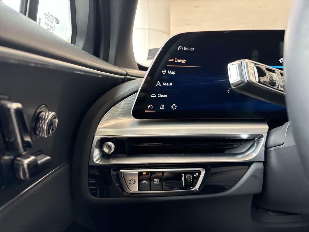 Certified 2025 Cadillac Lyriq Luxury w/ LPO, Floor Liner Package image 18