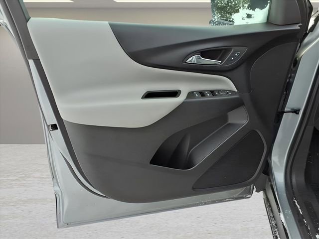 Used 2023 Chevrolet Equinox LS w/ LS Convenience Package image 18