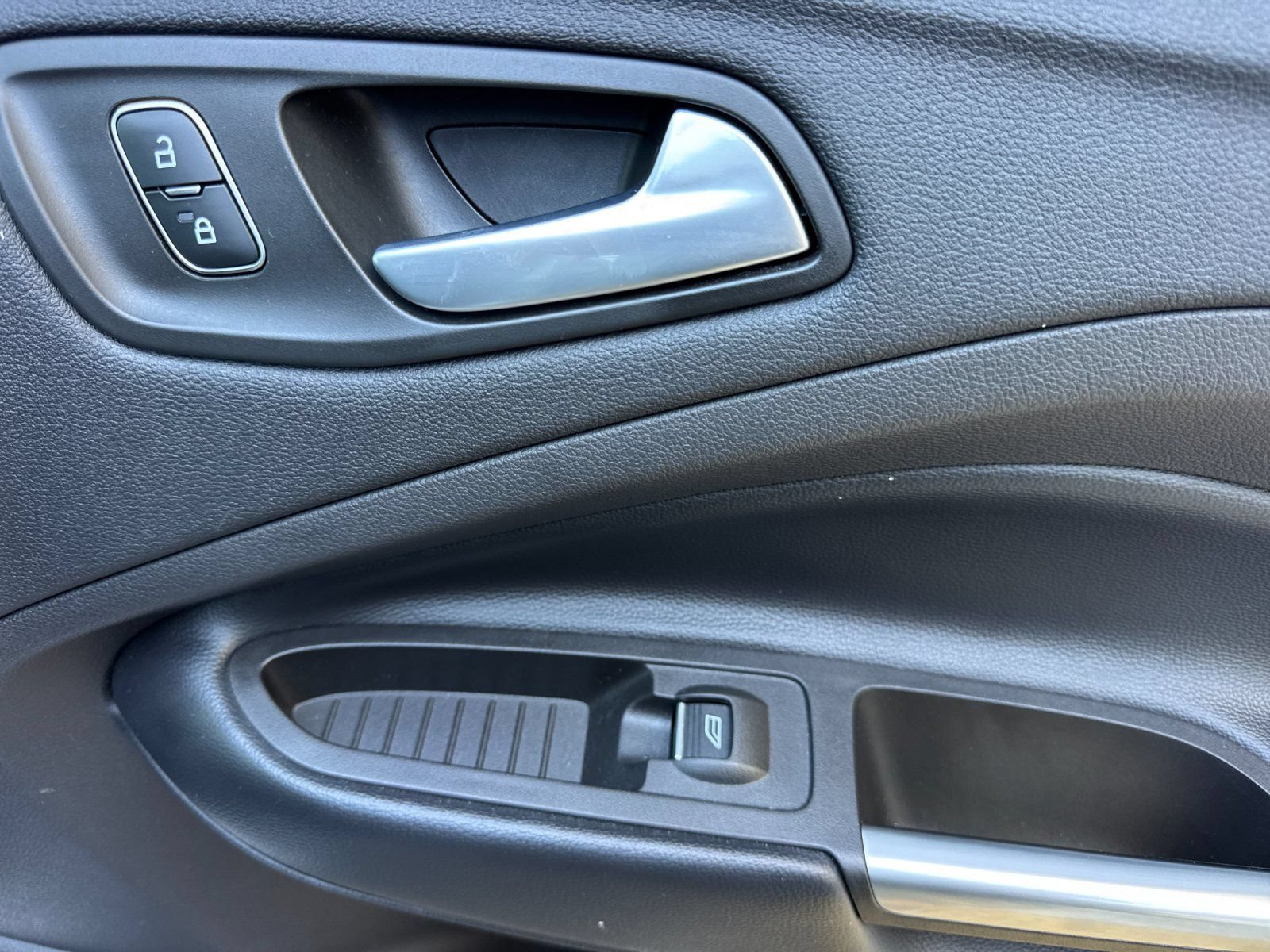 Used 2019 Ford Escape SE FWD image 20