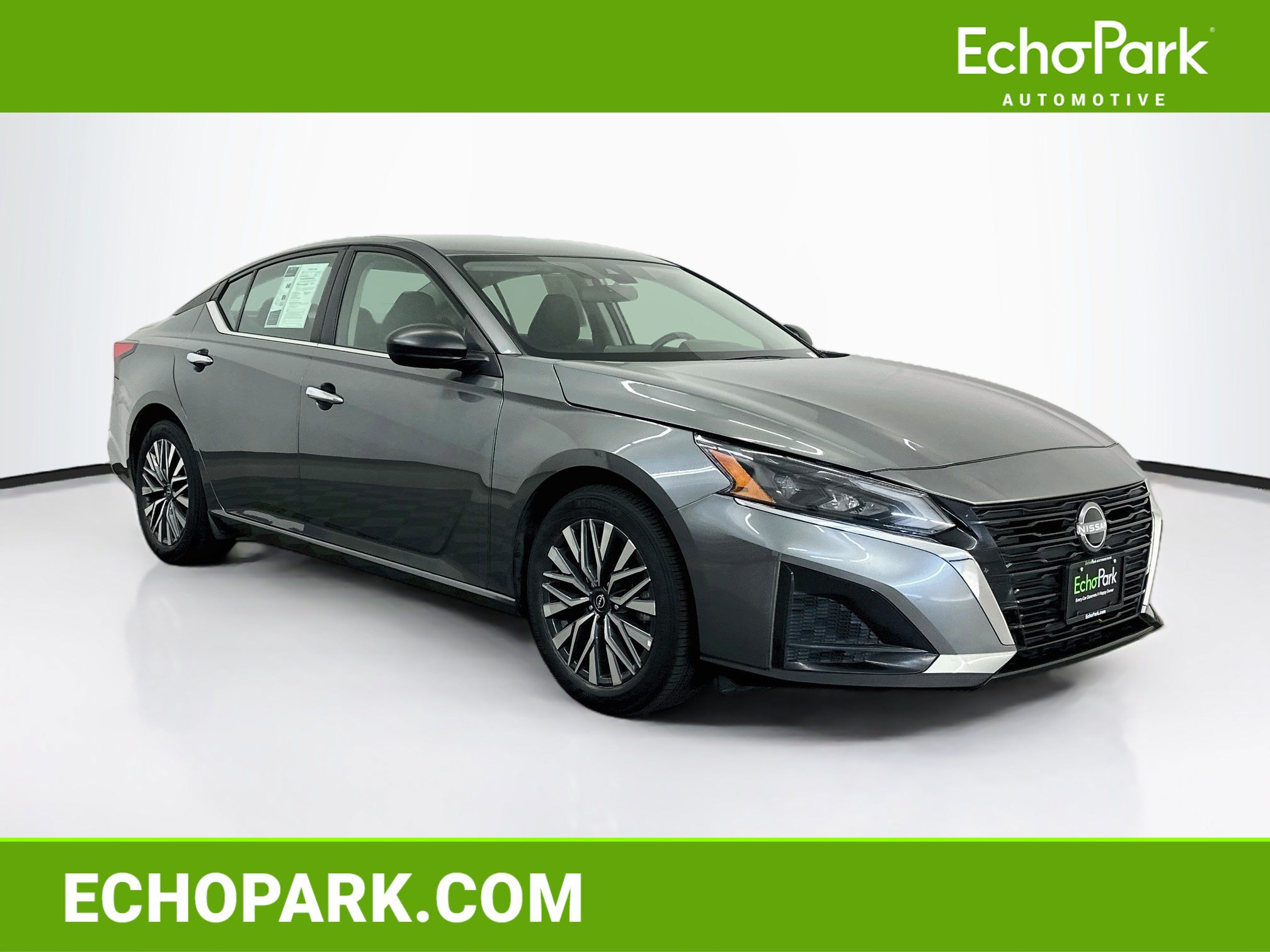 Used 2025 Nissan Altima 2.5 SV FWD image 1