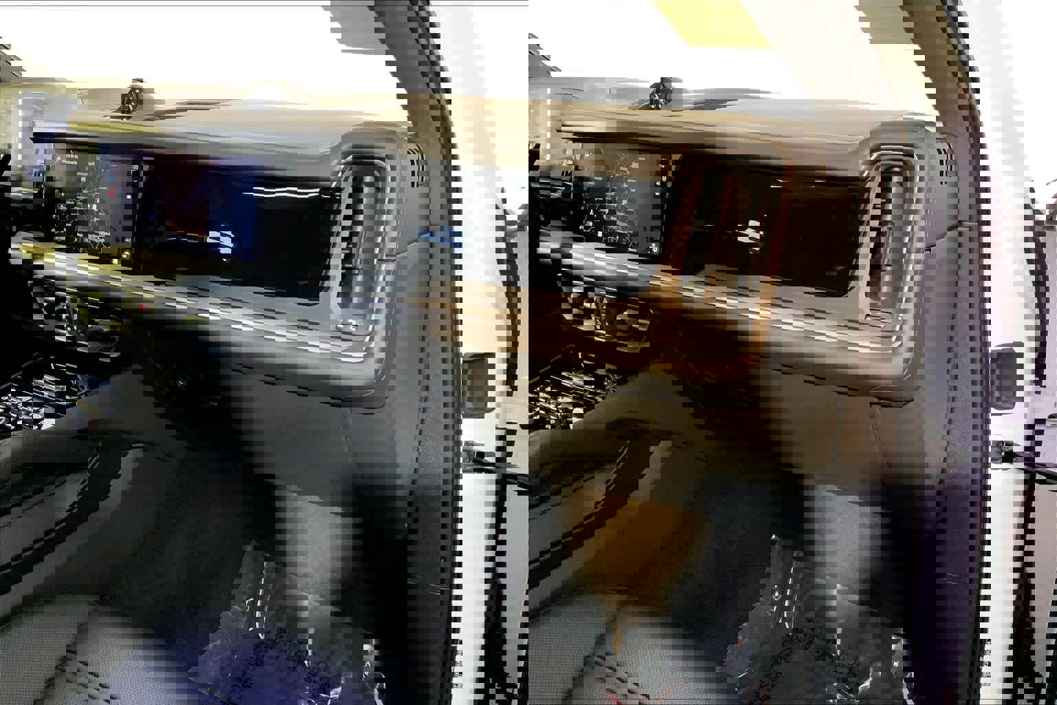 Used 2024 Porsche Cayenne Coupe image 22