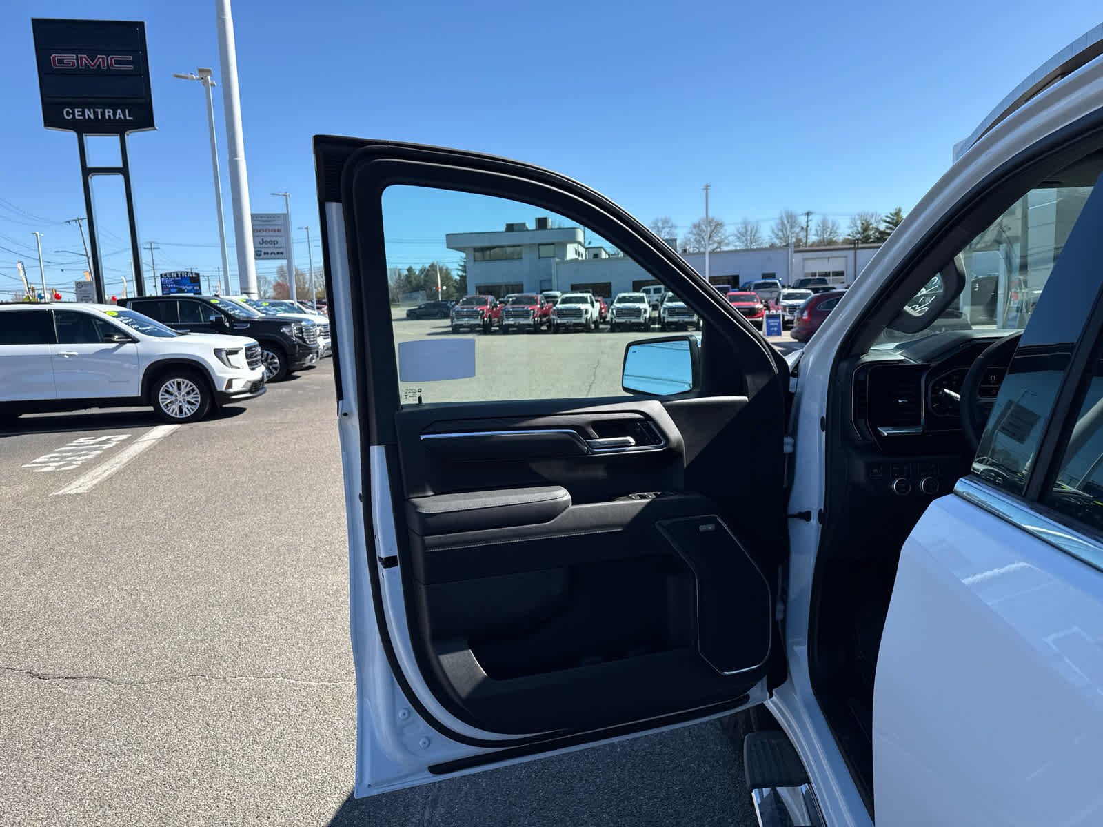 New 2026 GMC Sierra 1500 SLT AWD/4WD image 14