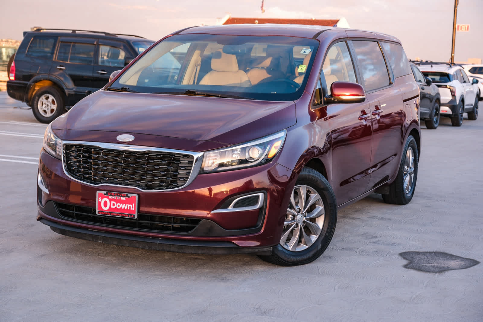 Used 2019 Kia Sedona LX FWD image 1