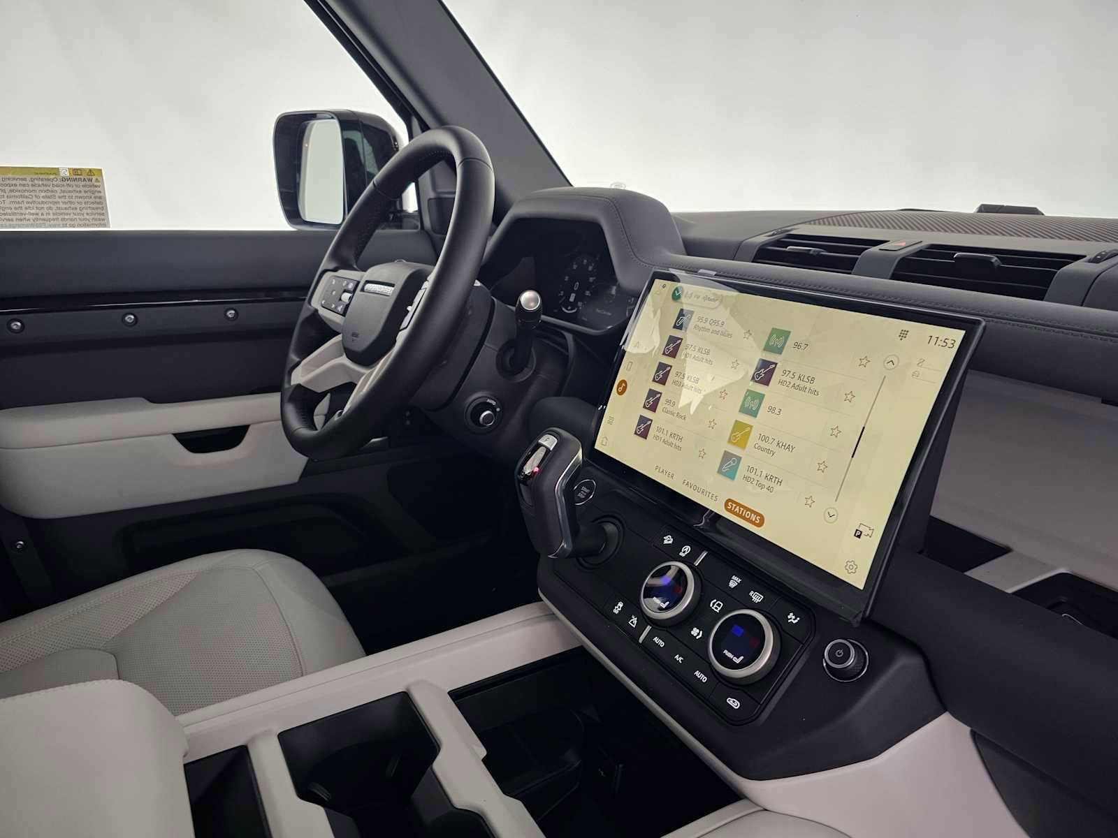New 2026 Land Rover Defender 110 X-Dynamic SE image 11