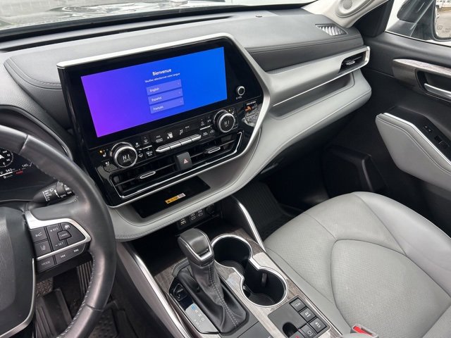 Used 2023 Toyota Highlander Platinum image 35