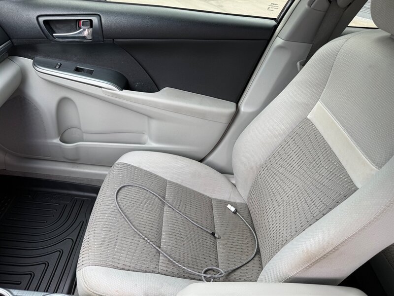 Used 2013 Toyota Camry LE FWD image 14