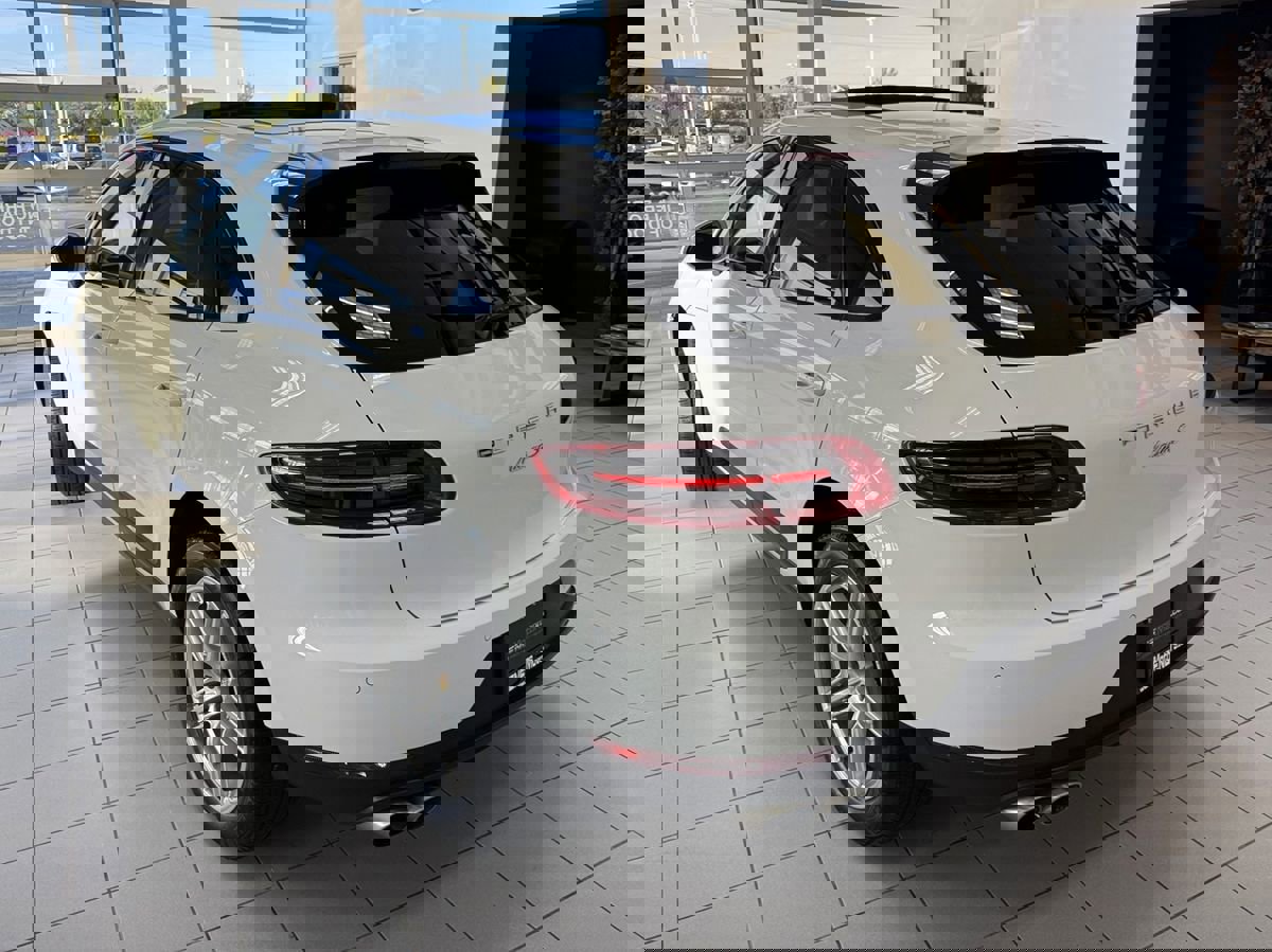 Used 2015 Porsche Macan S image 52