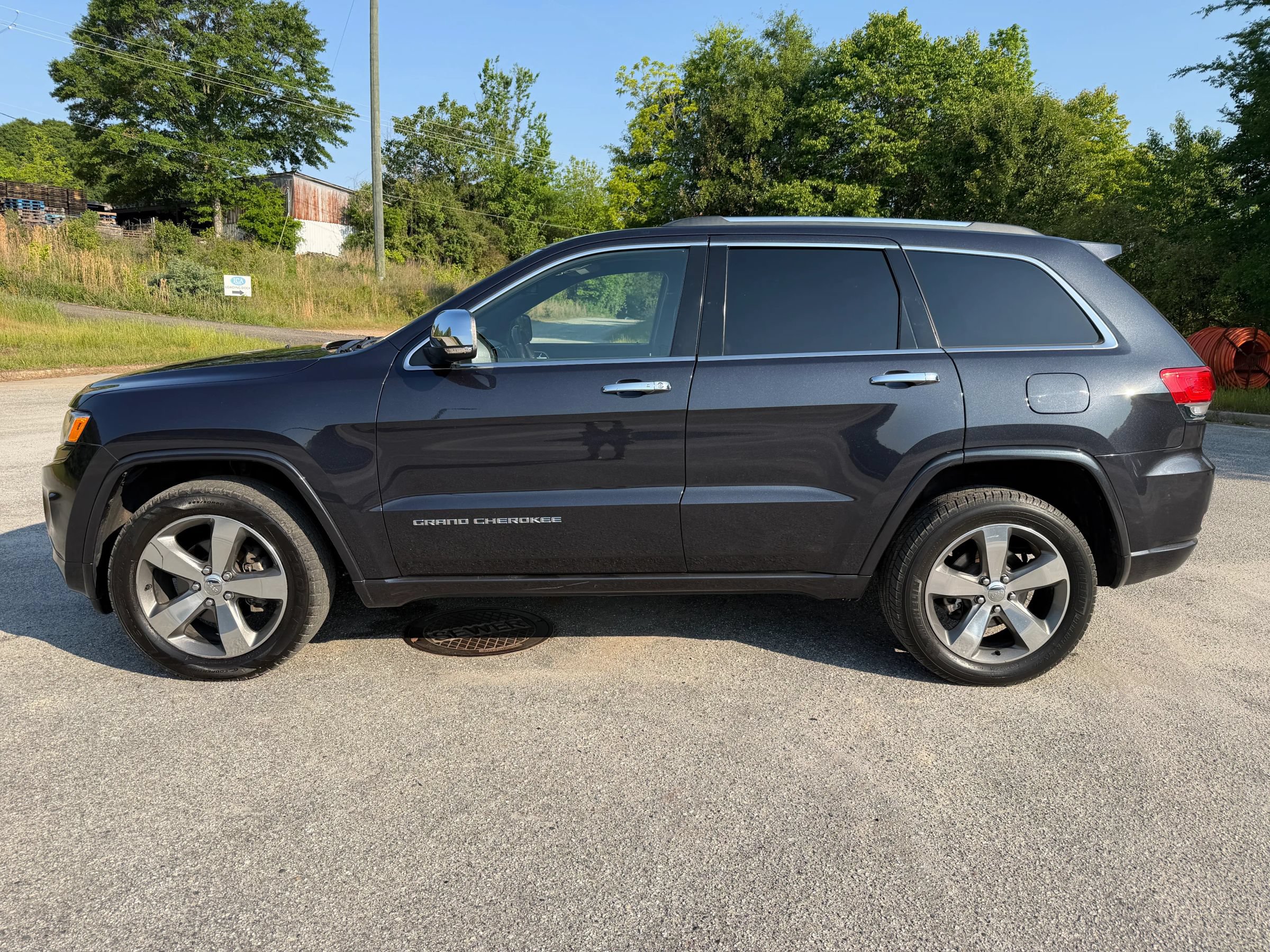 Used 2015 Jeep Grand Cherokee Overland AWD/4WD image 2