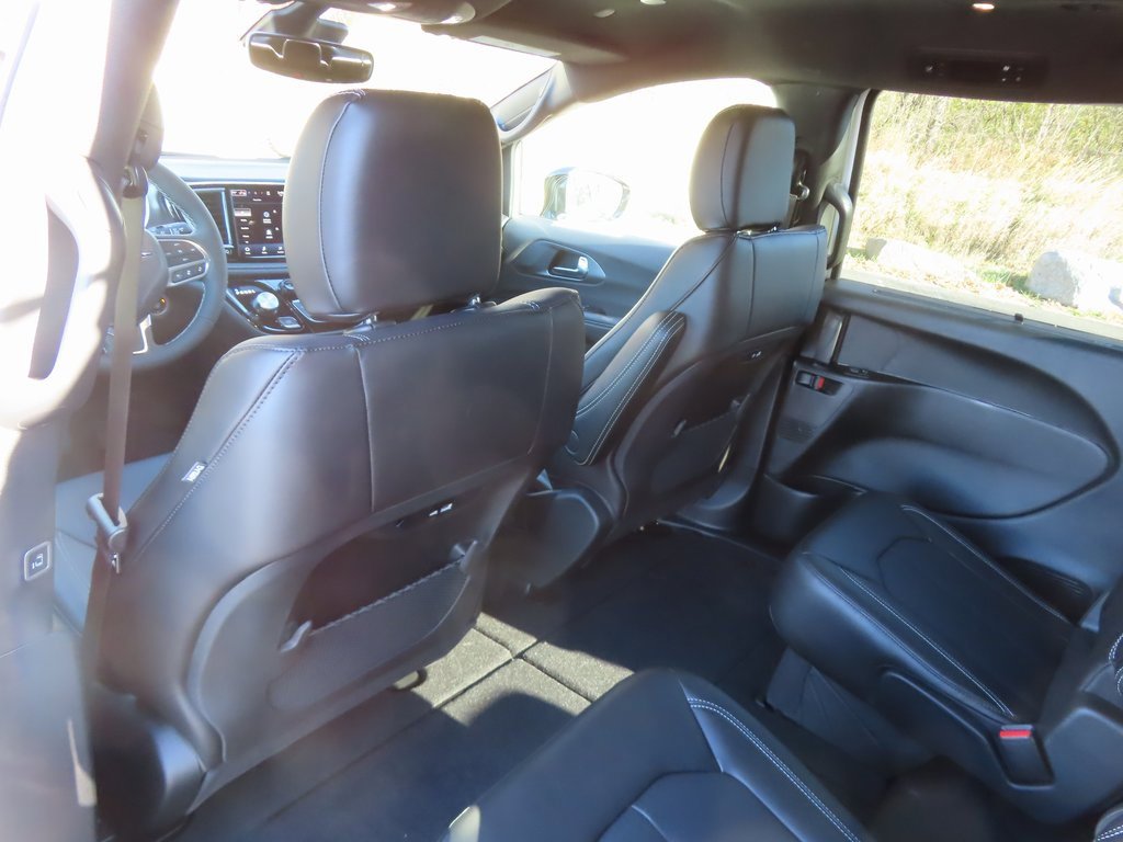 New 2026 Chrysler Pacifica Select image 20